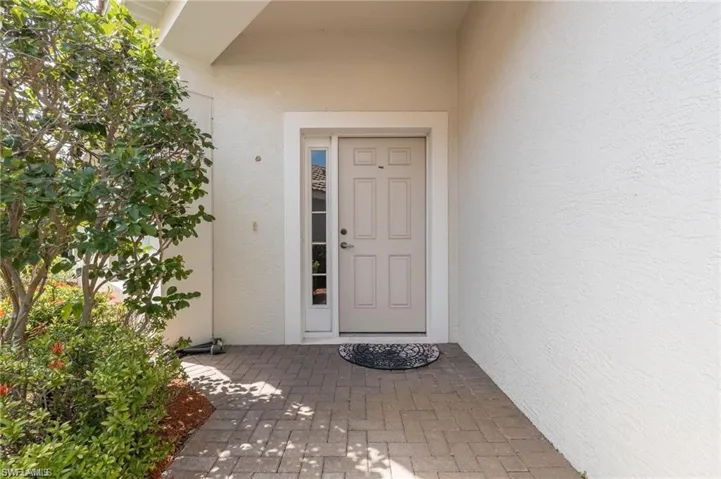 10074 Oakhurst Way, Fort Myers, Florida 33913