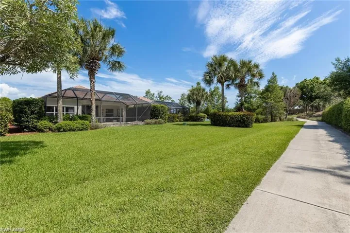 10074 Oakhurst Way, Fort Myers, Florida 33913