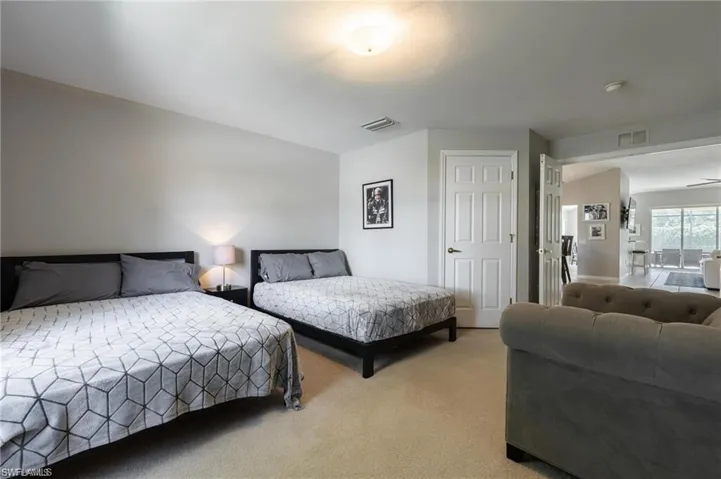 10074 Oakhurst Way, Fort Myers, Florida 33913