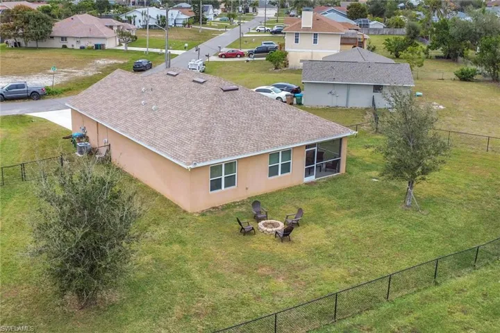 Birds eye view of property
