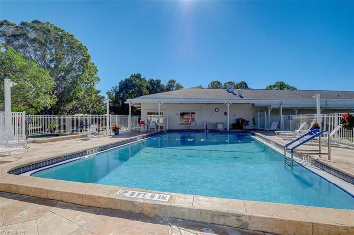 114  Jasmine  LN, Naples, FL 34114