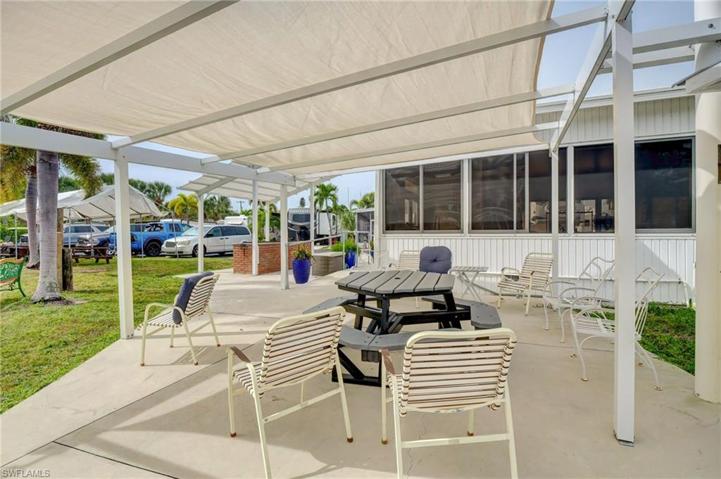114  Jasmine  LN, Naples, FL 34114