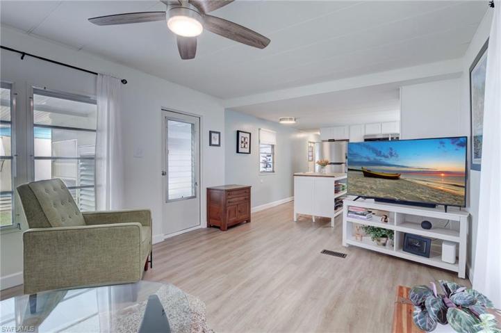 114  Jasmine  LN, Naples, FL 34114