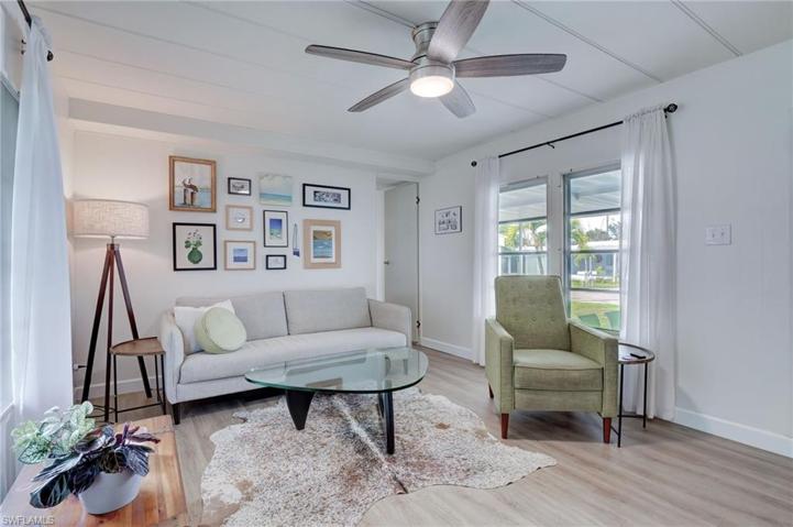 114  Jasmine  LN, Naples, FL 34114
