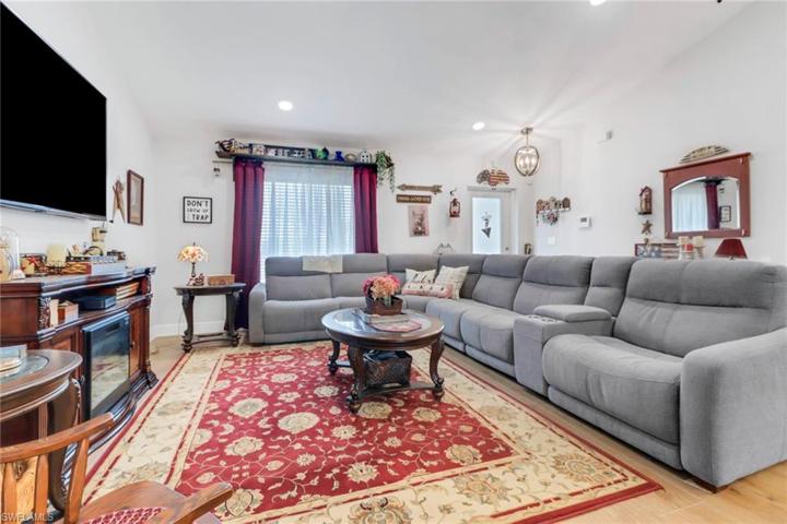 2606 NW 25th ST, CAPE CORAL FL 33993