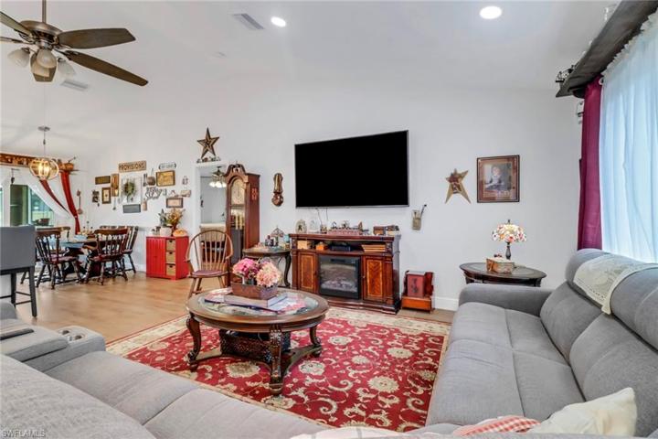 2606 NW 25th ST, CAPE CORAL FL 33993