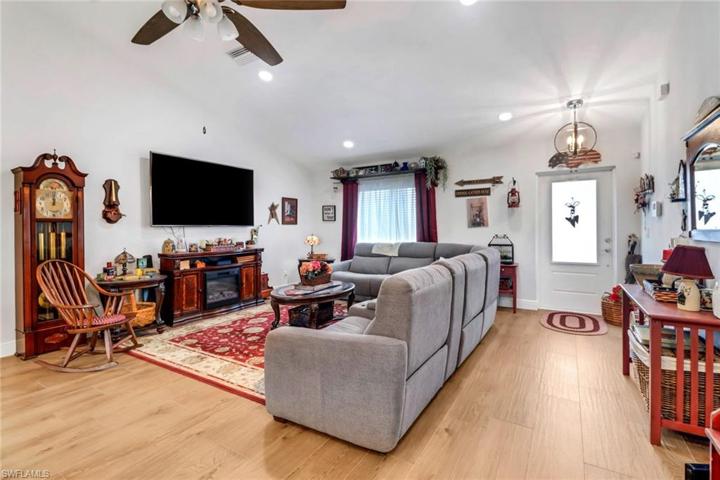 2606 NW 25th ST, CAPE CORAL FL 33993