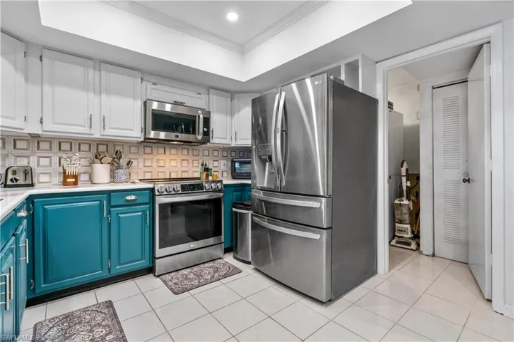 1920  Virginia  AVE, Fort Myers, FL 33901