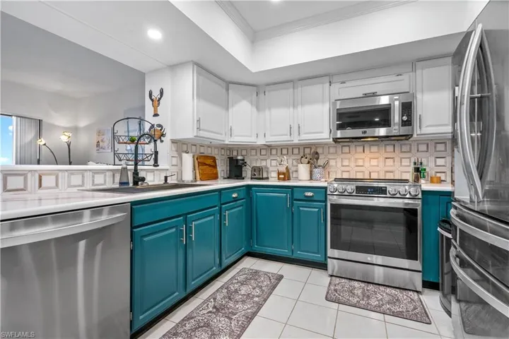 1920  Virginia  AVE, Fort Myers, FL 33901