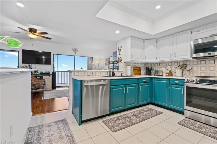 1920  Virginia  AVE, Fort Myers, FL 33901