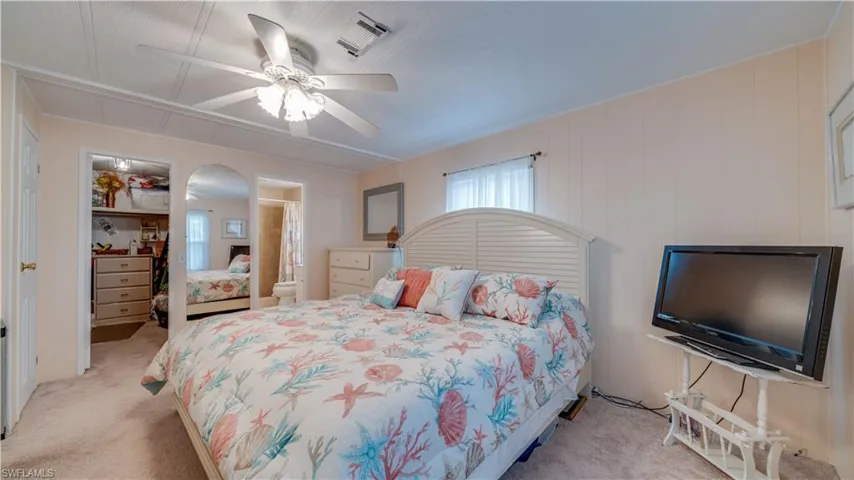 Primary Suite with Walk in Closet and En Suite Bath
