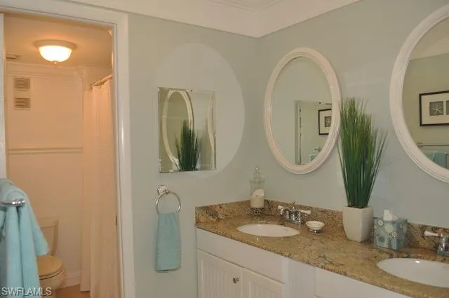 555  Park Shore  DR, Naples, FL 34103