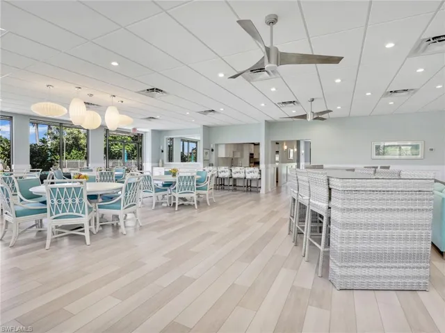 555  Park Shore  DR, Naples, FL 34103