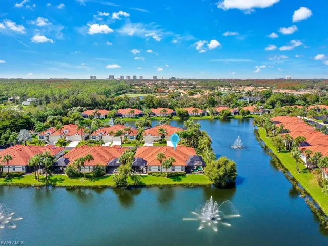 Stunning Water View w/ Fountain