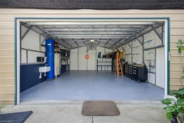 WORKSHOP/GARAGE
