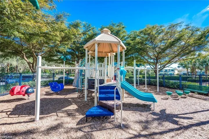 2434  Butterfly Palm  DR, Naples, FL 34119
