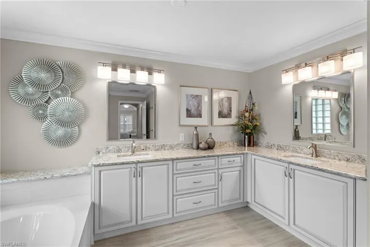 2434  Butterfly Palm  DR, Naples, FL 34119