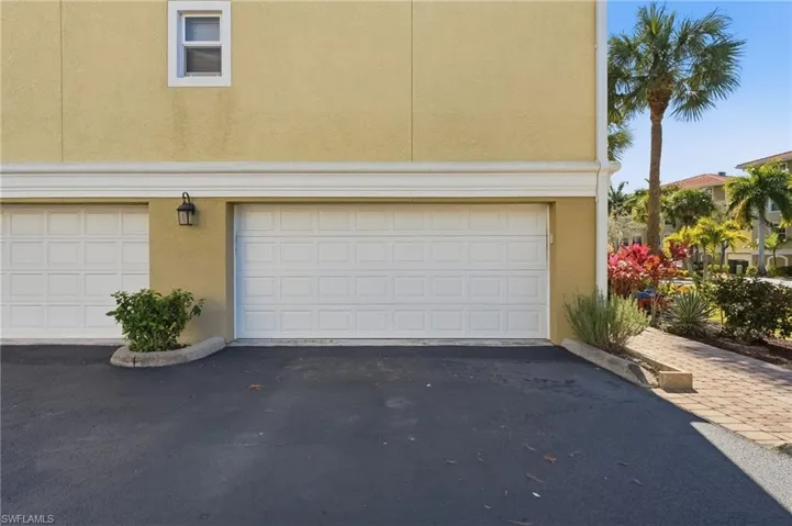 2-Car Garage