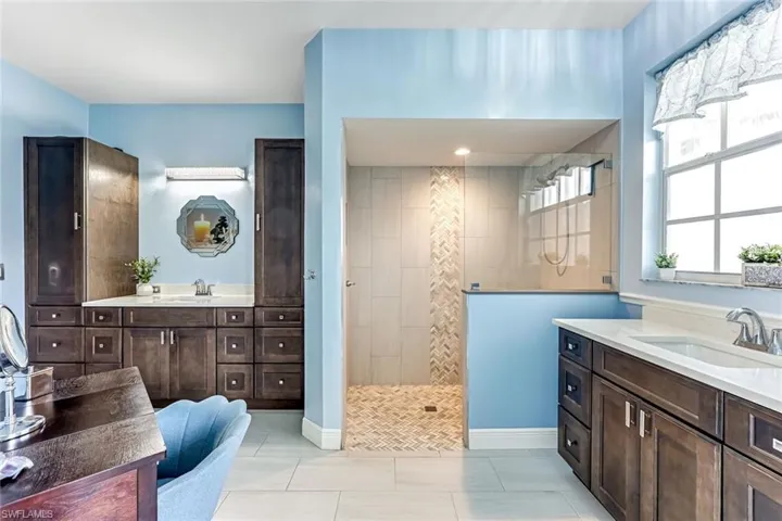 2041 Crestview Way # A11, Naples, Florida 34119