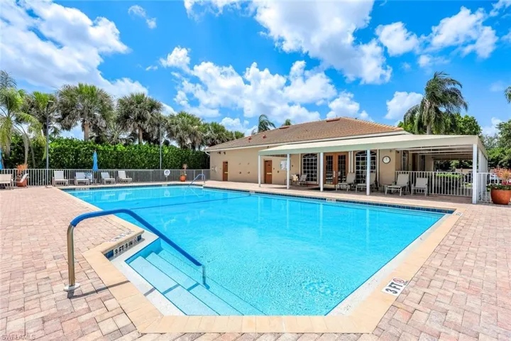 2041 Crestview Way # A11, Naples, Florida 34119
