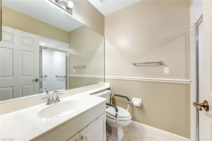 2041 Crestview Way # A11, Naples, Florida 34119