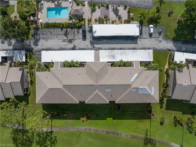 Birds eye view of property
