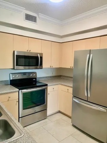 1180 Reserve Way 206, Naples, Florida 34105