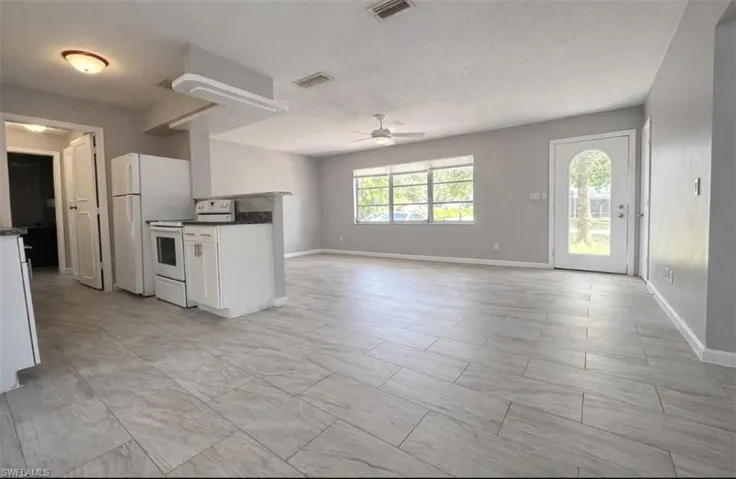 424 Cactus Cir, Lehigh Acres, Florida 33936