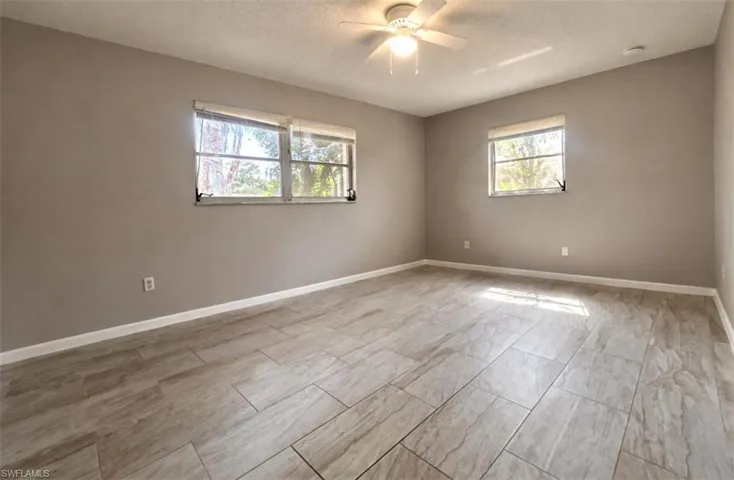 424 Cactus Cir, Lehigh Acres, Florida 33936