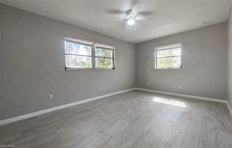 424 Cactus Cir, Lehigh Acres, Florida 33936
