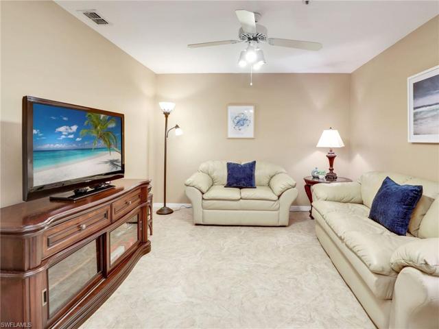Spacious Den or 3rd BD (no closet)