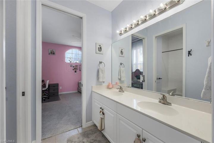 Jack and jill bathroom