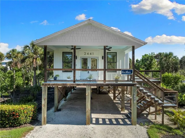 2441  Shop  RD, Sanibel, FL 33957