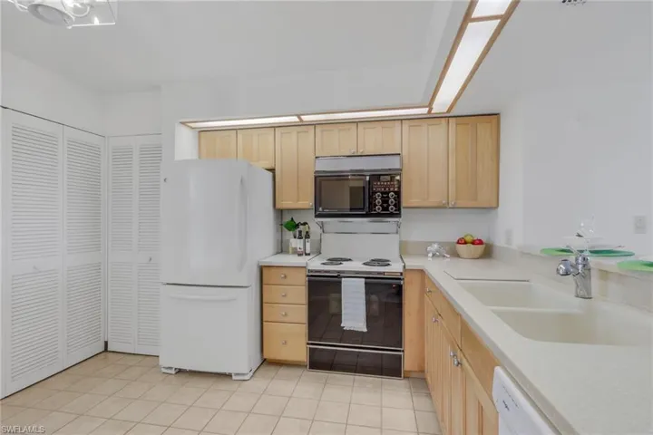 200 Stevens Landing Dr B202, Marco Island, Florida 34145