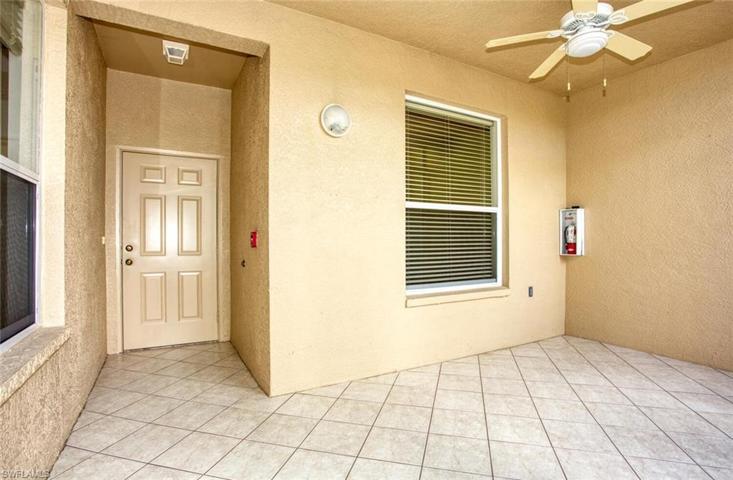 Entry lanai