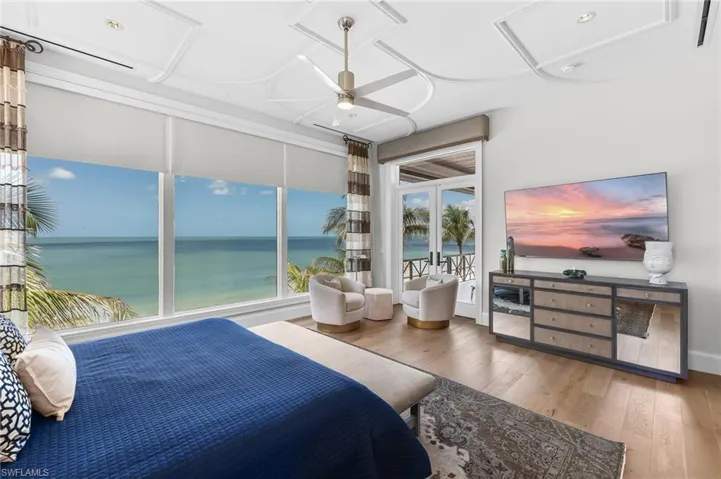 Access to beach balcony