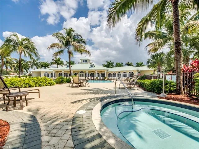 Resort Style Pool & Hot Tub
