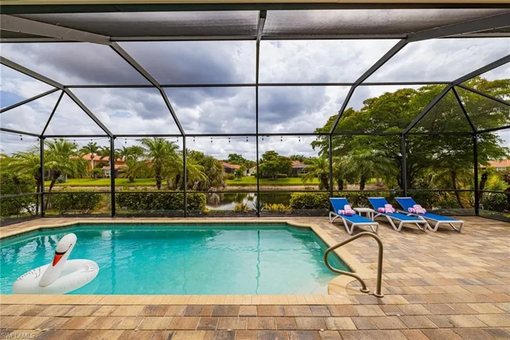 Pool & Patio Sun Deck