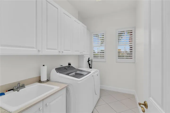 9142  Cherry Oaks  LN, Naples, FL 34114