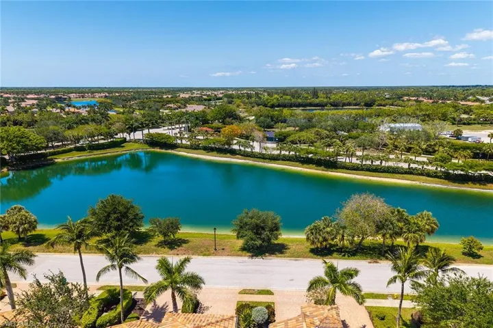 9142  Cherry Oaks  LN, Naples, FL 34114