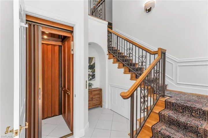9142  Cherry Oaks  LN, Naples, FL 34114