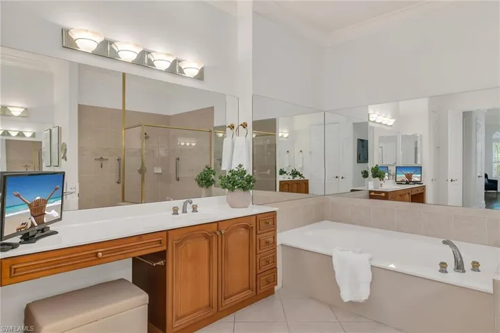 9142  Cherry Oaks  LN, Naples, FL 34114