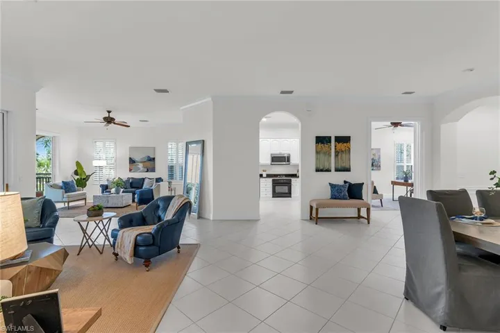 9142  Cherry Oaks  LN, Naples, FL 34114