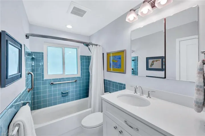 388 Harbour Dr 388, Naples, Florida 34103