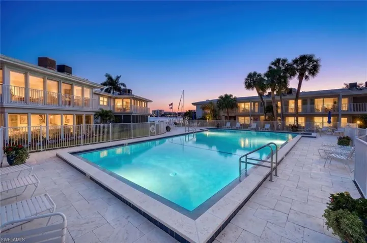 388 Harbour Dr 388, Naples, Florida 34103
