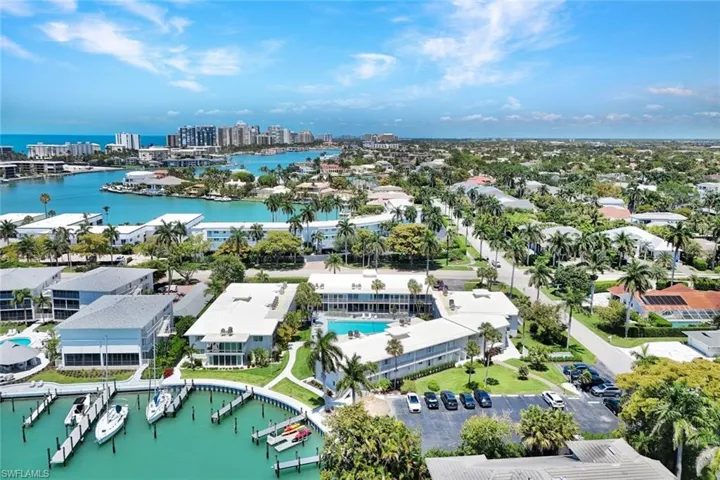 388 Harbour Dr 388, Naples, Florida 34103