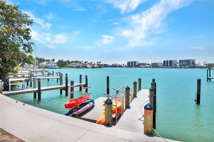 388 Harbour Dr 388, Naples, Florida 34103