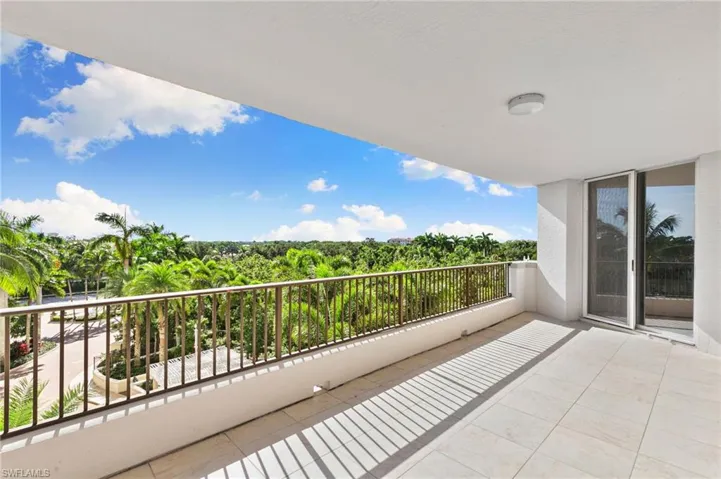 Rear Lanai with View of Trees