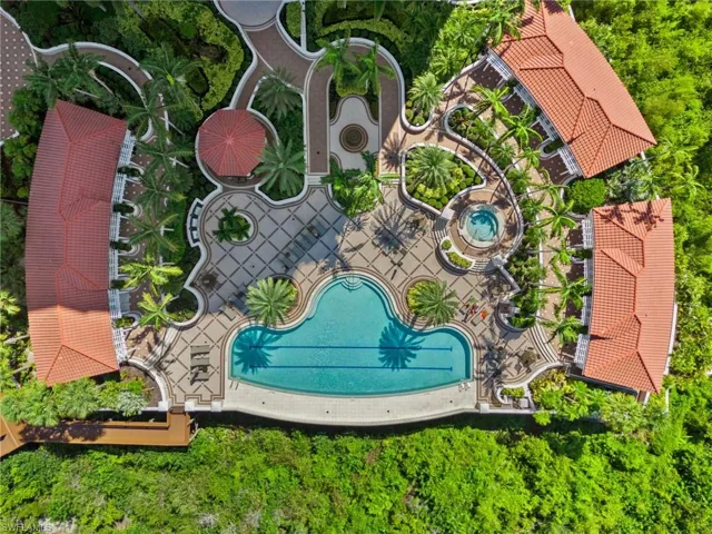 Resort-Style Pool & Spa