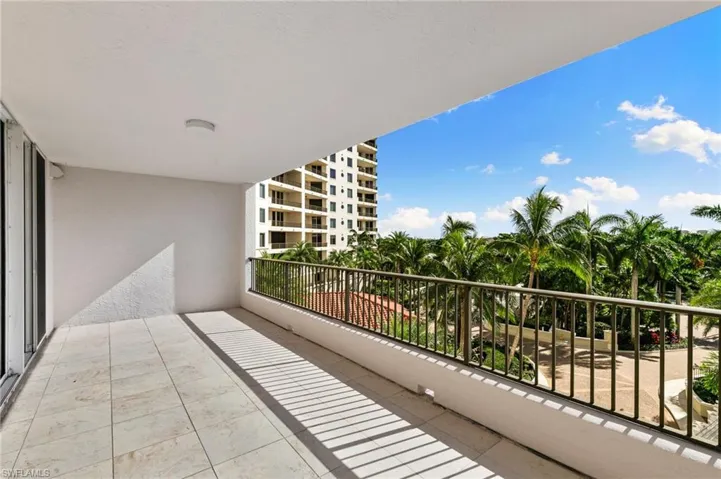 Rear Lanai with View of Trees